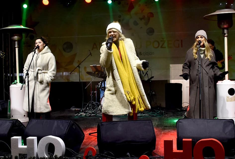 ZAPOČEO BOGAT ADVENTSKI PROGRAM U POŽEGI: Tajči i Gelo bend na početku!