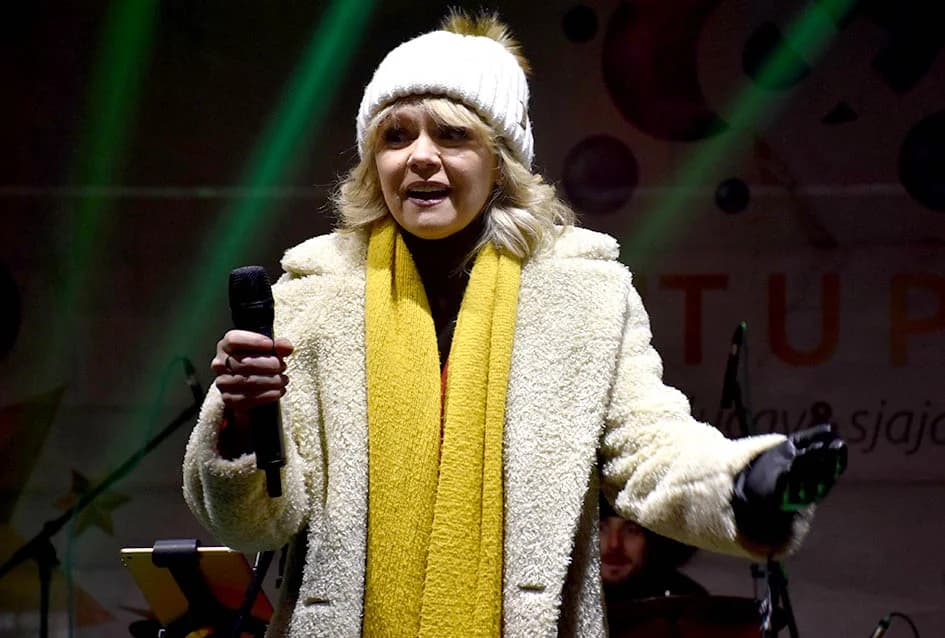 ZAPOČEO BOGAT ADVENTSKI PROGRAM U POŽEGI: Tajči i Gelo bend na početku!