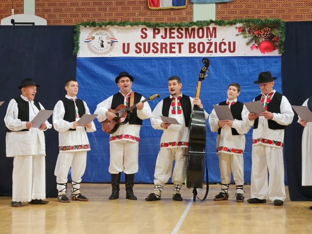 Brestovački duh blagdana uz božićne napjeve i plesove