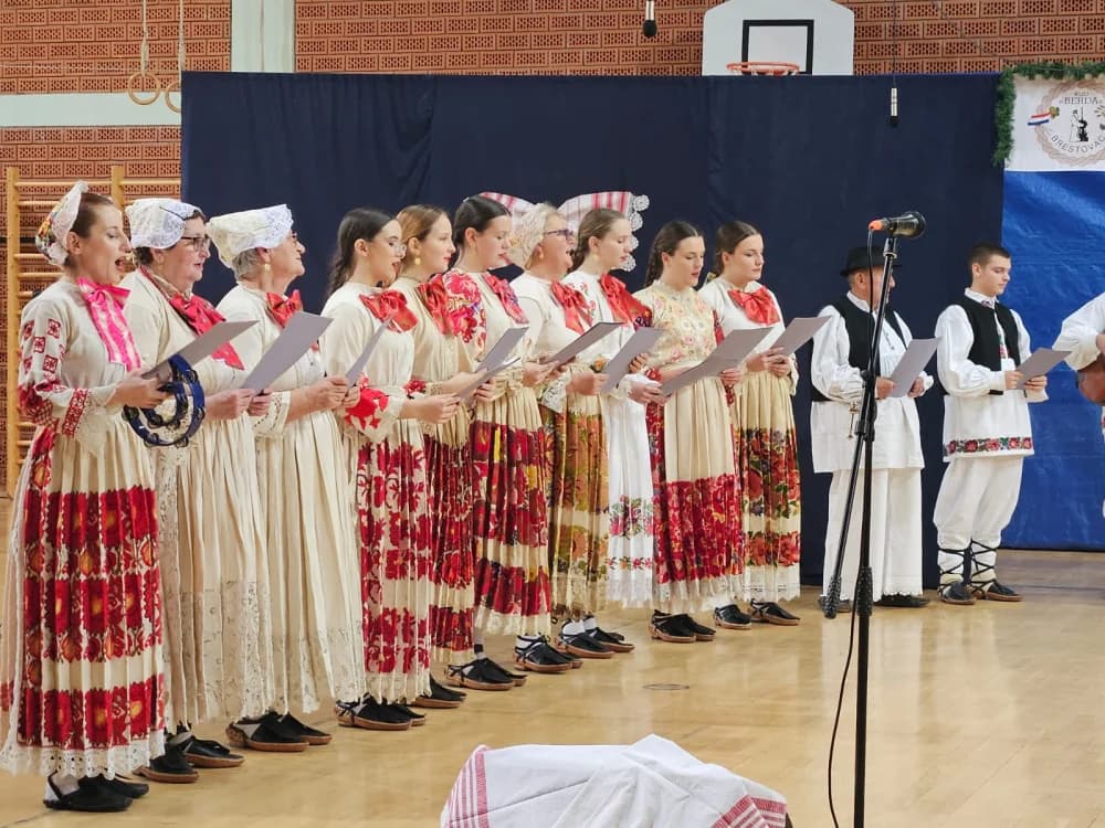Brestovački duh blagdana uz božićne napjeve i plesove
