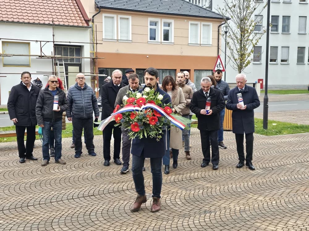 OBLJETNICA SMRTI DR. FRANJE TUĐMANA: Požeško-slavonski HDZ odao počast prvom hrvatskom predsjedniku