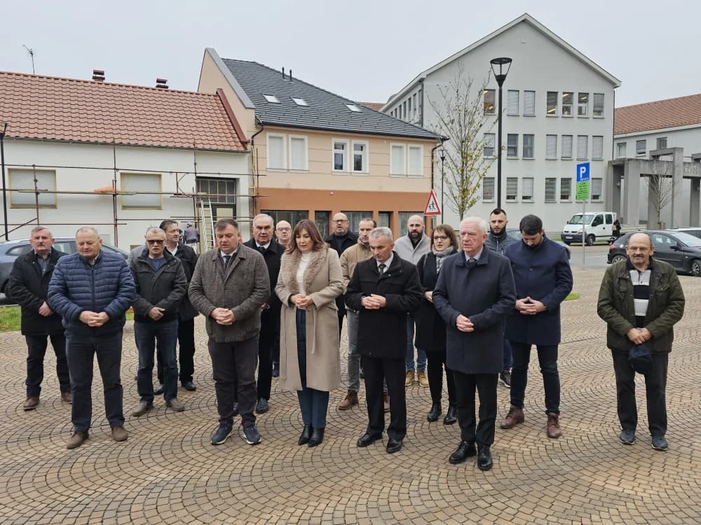 OBLJETNICA SMRTI DR. FRANJE TUĐMANA: Požeško-slavonski HDZ odao počast prvom hrvatskom predsjedniku
