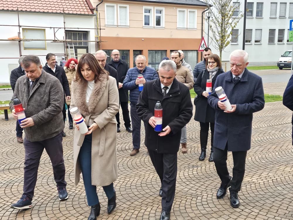 OBLJETNICA SMRTI DR. FRANJE TUĐMANA: Požeško-slavonski HDZ odao počast prvom hrvatskom predsjedniku