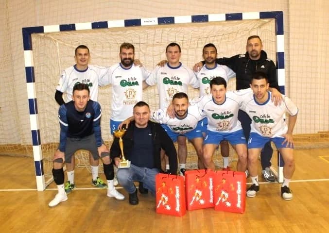 MALONOGOMETNI PLETERNIČKI TURNIR: Pobjednički pehar i vrijednu novčanu nagradu osvojio „AS Grga“