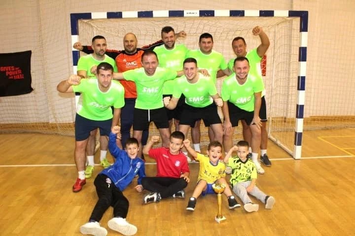 MALONOGOMETNI PLETERNIČKI TURNIR: Pobjednički pehar i vrijednu novčanu nagradu osvojio „AS Grga“
