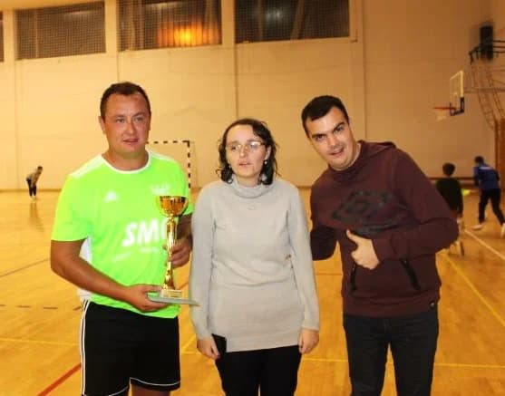 MALONOGOMETNI PLETERNIČKI TURNIR: Pobjednički pehar i vrijednu novčanu nagradu osvojio „AS Grga“
