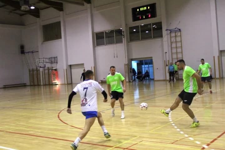 MALONOGOMETNI PLETERNIČKI TURNIR: Pobjednički pehar i vrijednu novčanu nagradu osvojio „AS Grga“