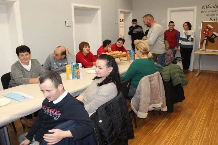 Uz podjelu darova u pleterničkoj Udruzi Osmijel prvi put organizirali božićni domjenak