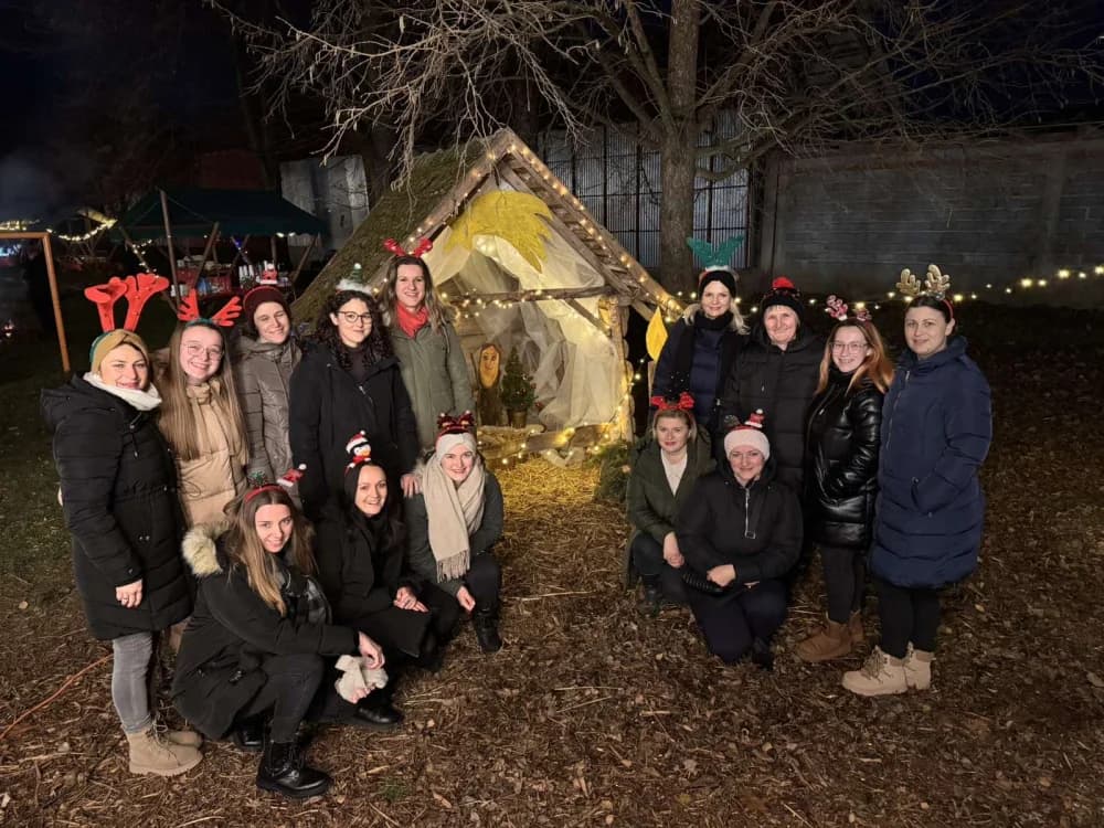 Vrtićarci pripremili Advent u Alilovcima sa brojnim posjetiteljima
