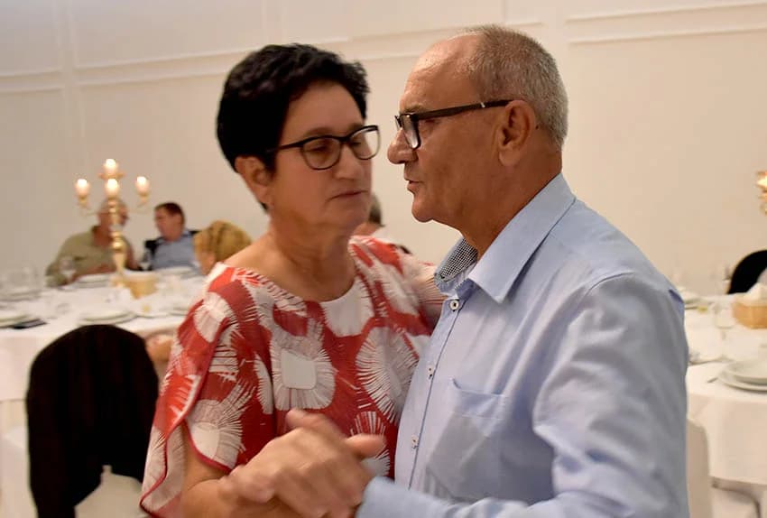 Uz umirovljenike na zabavama sve više mlađih /FOTO/