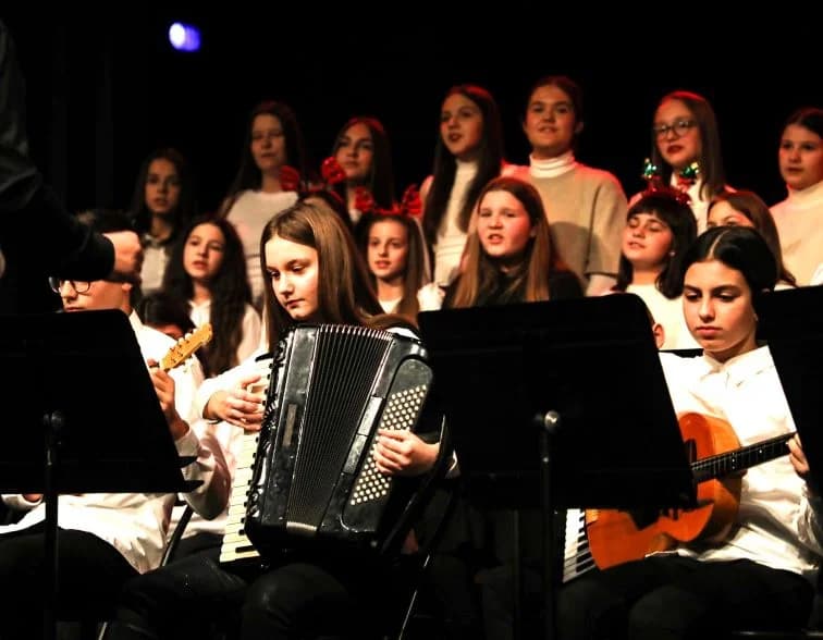 GLAZBENA ŠKOLA POŽEGA: Božićni koncert učenika Područnog odjeljenja Pleternica