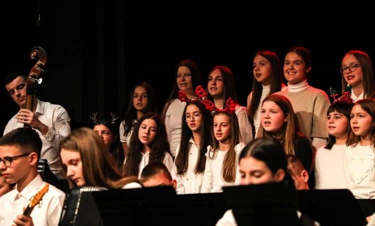 GLAZBENA ŠKOLA POŽEGA: Božićni koncert učenika Područnog odjeljenja Pleternica
