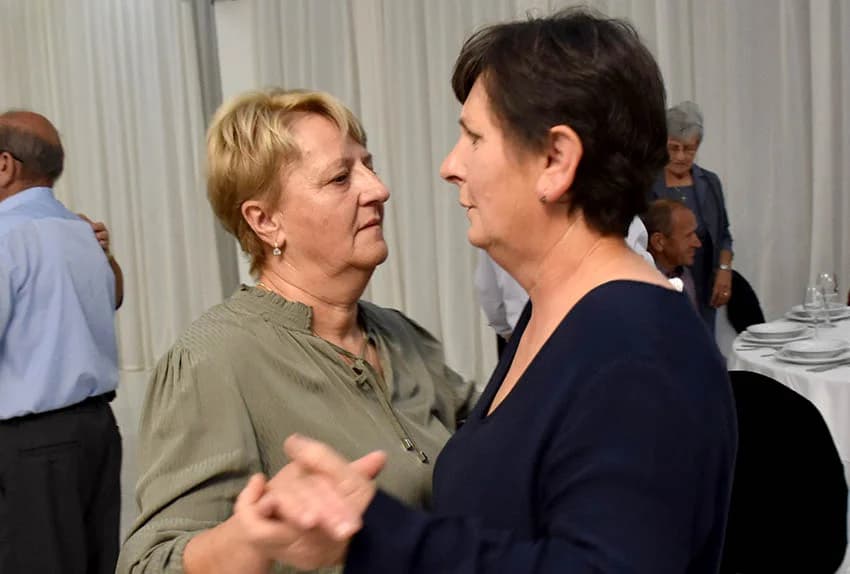 Uz umirovljenike na zabavama sve više mlađih /FOTO/