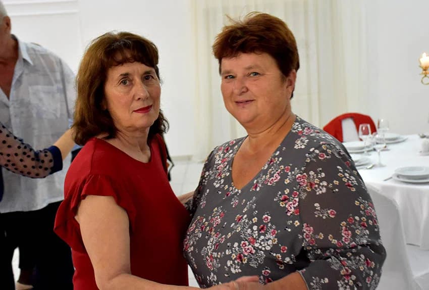 Uz umirovljenike na zabavama sve više mlađih /FOTO/
