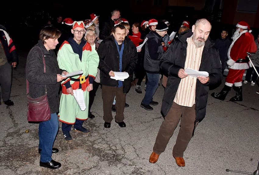 NEŠTO POSEBNO I PRVI PUTA - ODRŽAN ADVENT U DOMU ZA ODRASLE OSOBE LJESKOVICA: Osjetili radost Božića i toplinu obiteljskog doma