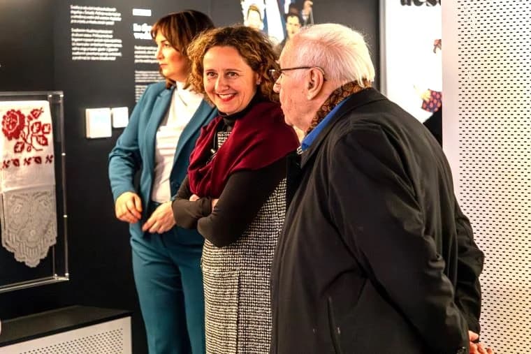 Ministrica kulture Nina Obuljen Koržinek u Pleternici posjetila Muzej bećarca i Knjižnicu