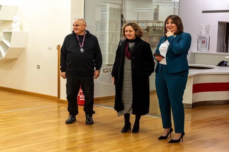 Ministrica kulture Nina Obuljen Koržinek u Pleternici posjetila Muzej bećarca i Knjižnicu