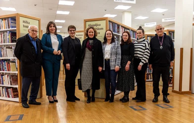 Ministrica kulture Nina Obuljen Koržinek u Pleternici posjetila Muzej bećarca i Knjižnicu
