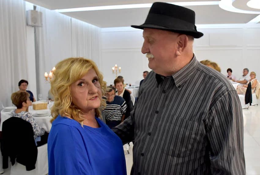 Uz umirovljenike na zabavama sve više mlađih /FOTO/