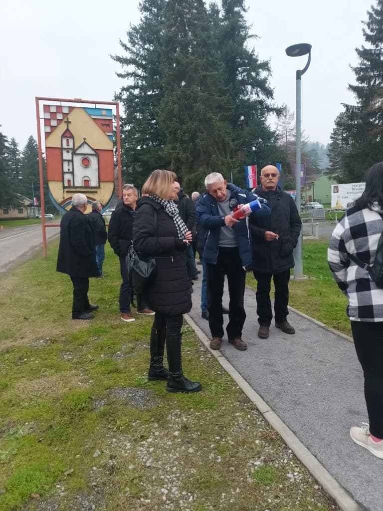Dvije udruge iz požeškog kraja zajedno odale počast voćinskim žrtvama