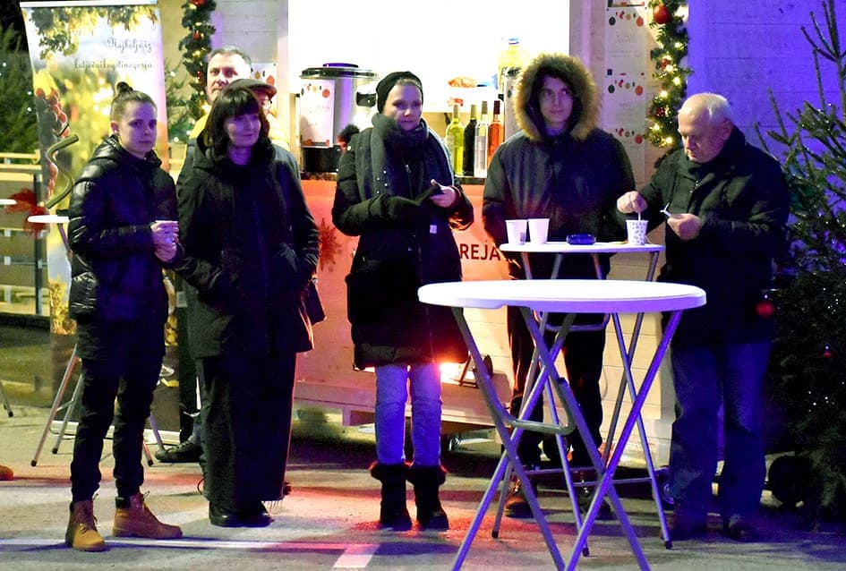 Fun key oduševio posjetitelje Adventa u Požegi-slijede nastup Psihomodo popa i koncert za udrugu invalida