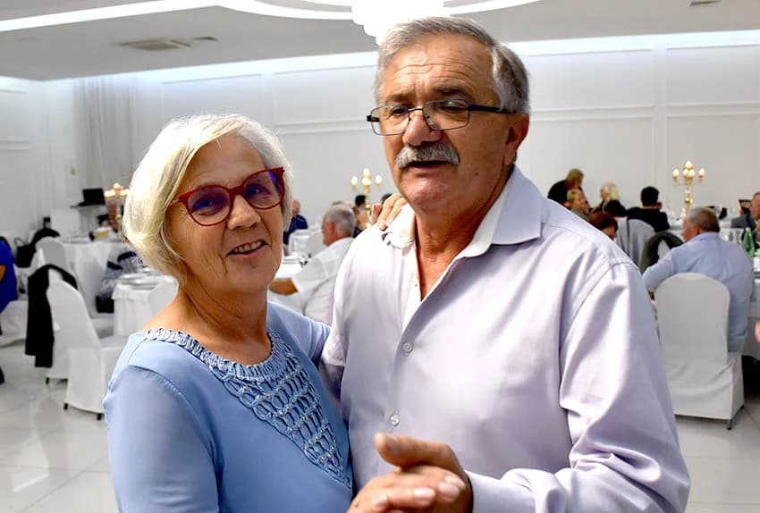 Uz umirovljenike na zabavama sve više mlađih /FOTO/