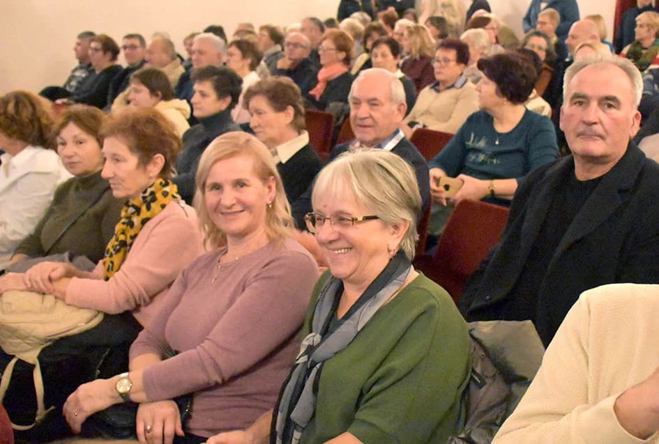 ODRŽAN ADVENTSKI KONCERT GLAZBENOG DRUŠTVA “VILA VELEBITA” IZ  POŽEGE: Prvorazredni glazbeni događaj
