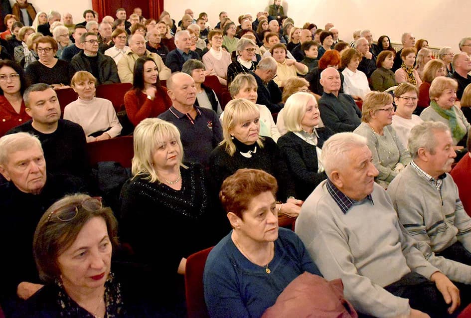 ODRŽAN ADVENTSKI KONCERT GLAZBENOG DRUŠTVA “VILA VELEBITA” IZ  POŽEGE: Prvorazredni glazbeni događaj