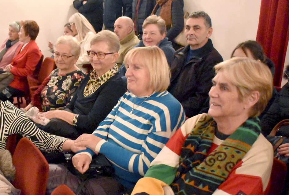 ODRŽAN ADVENTSKI KONCERT GLAZBENOG DRUŠTVA “VILA VELEBITA” IZ  POŽEGE: Prvorazredni glazbeni događaj