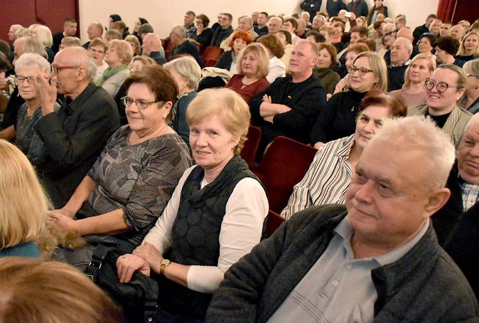 ODRŽAN ADVENTSKI KONCERT GLAZBENOG DRUŠTVA “VILA VELEBITA” IZ  POŽEGE: Prvorazredni glazbeni događaj