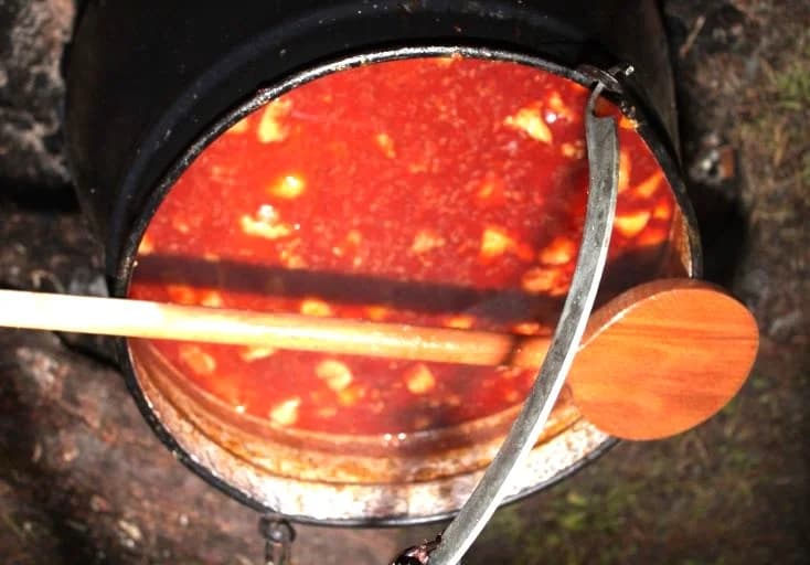 SUBOTNJI PLETERNIČKI ADVENT: Umirovljenici zapalili treću svijeću, u Bećarskom šoru lovački čobanac i Tamburaški sastav „Zlatna dolina“