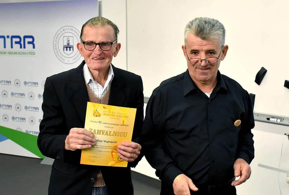 Pčelari požeške Zlatne doline proslavili 50 godina rada-zaslužni primili zahvalnice