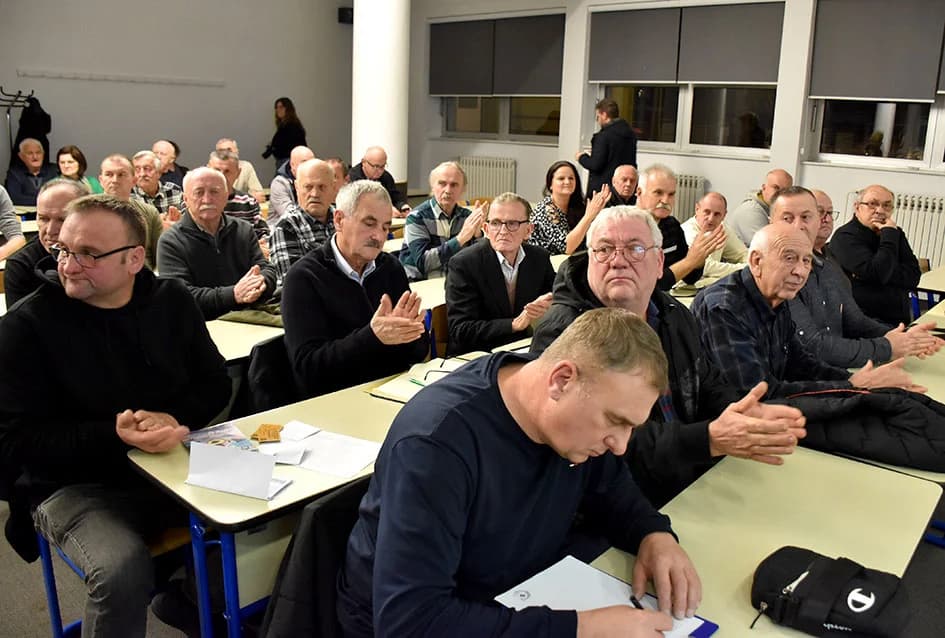 Pčelari požeške Zlatne doline proslavili 50 godina rada-zaslužni primili zahvalnice