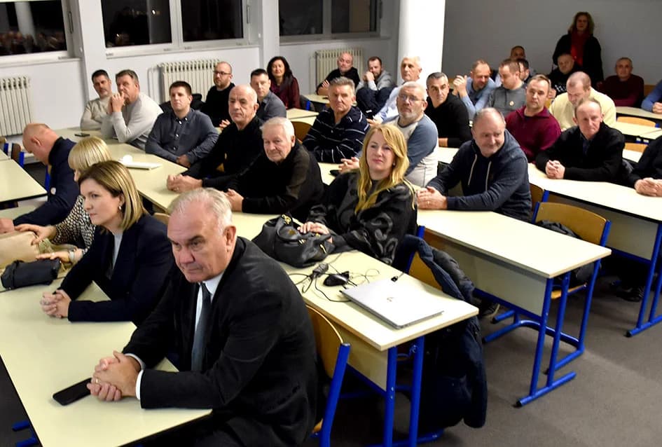 Pčelari požeške Zlatne doline proslavili 50 godina rada-zaslužni primili zahvalnice