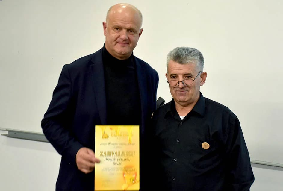 Pčelari požeške Zlatne doline proslavili 50 godina rada-zaslužni primili zahvalnice