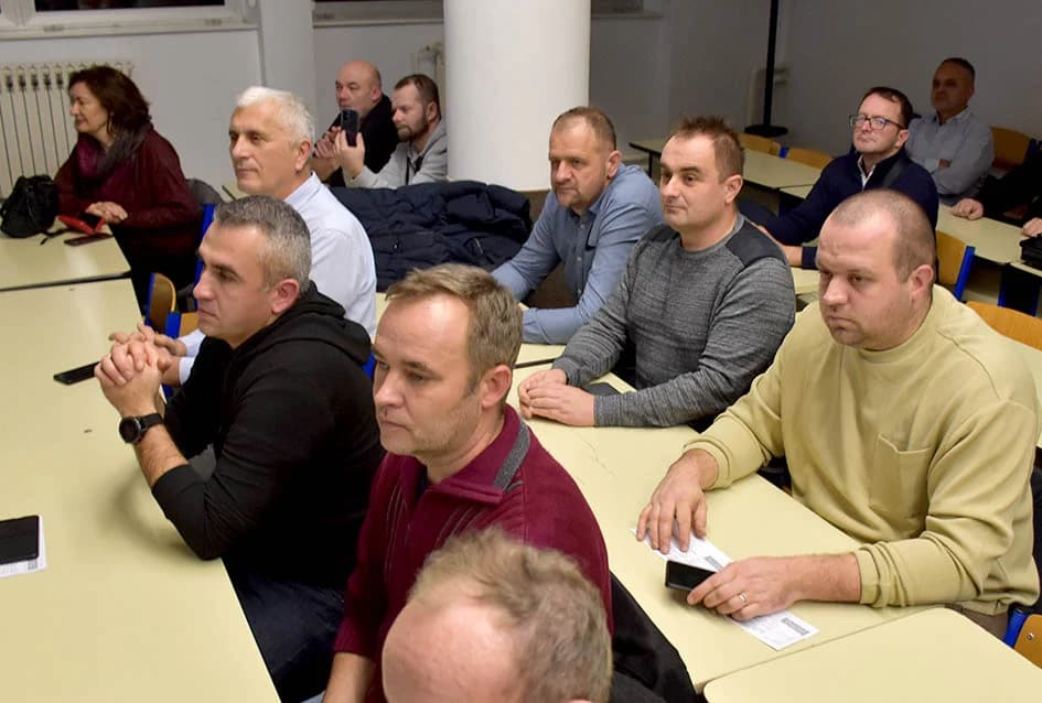 Pčelari požeške Zlatne doline proslavili 50 godina rada-zaslužni primili zahvalnice