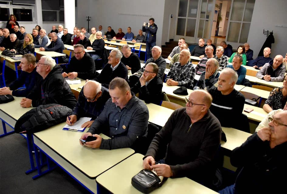 Pčelari požeške Zlatne doline proslavili 50 godina rada-zaslužni primili zahvalnice