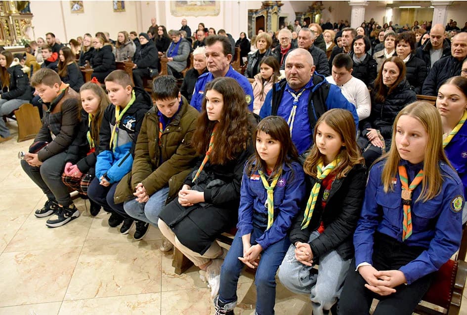 POŽEŠKI IZVIĐAČI DONIJELI BETLEHEMSKO SVJETLO MIRA: Simbol dobrote, prijateljstva i mira