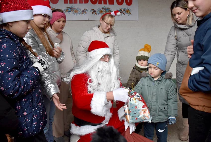 ADVENT JAKŠIĆKE MATICE SLOVAČKE U RAJSAVCU: Najmlađi recitirali, glumili, pjevali i plesali