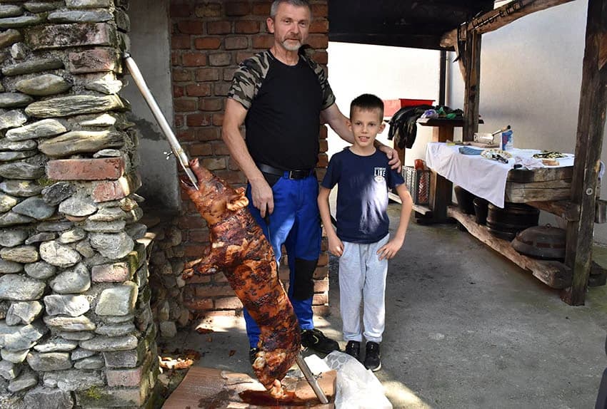 U berbi kod Sontakijevih sudjelovali volonteri iz više zemalja koji borave u Eko centru Latinovac /FOTO/