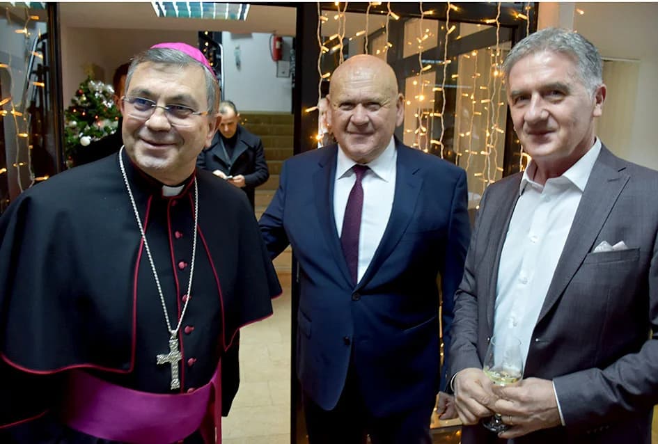 Gospodarstvo ima odgovornost prema zaposlenicima, svojoj sredini i društvu u cjelini