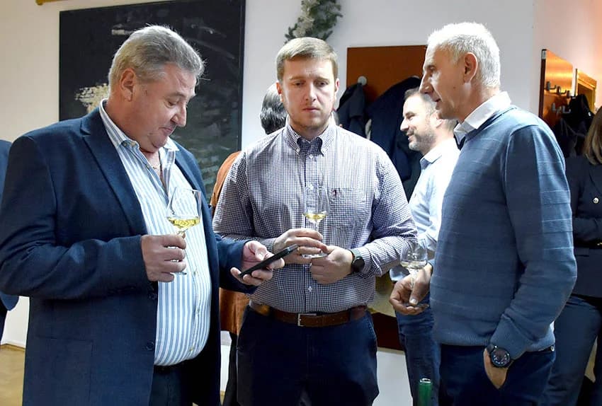 Gospodarstvo ima odgovornost prema zaposlenicima, svojoj sredini i društvu u cjelini