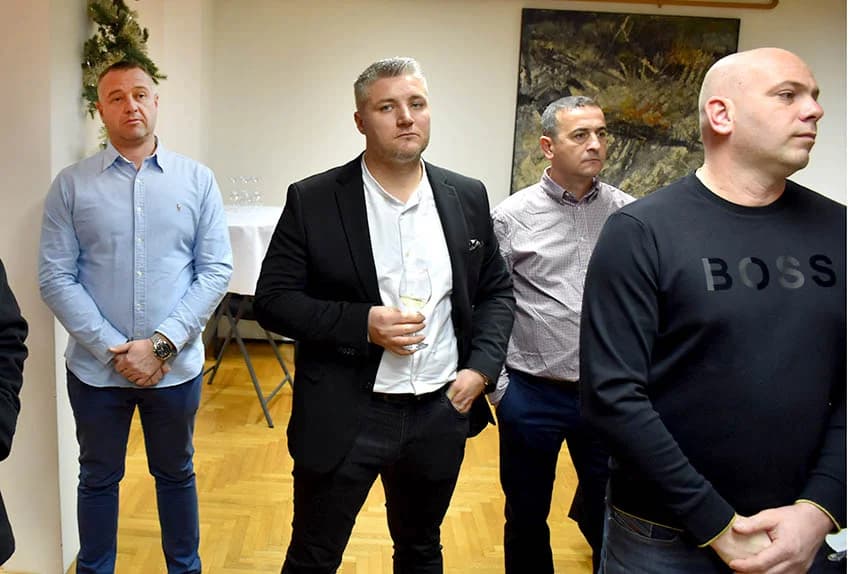Gospodarstvo ima odgovornost prema zaposlenicima, svojoj sredini i društvu u cjelini