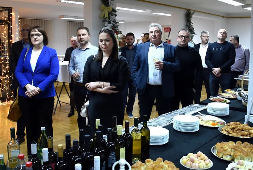Gospodarstvo ima odgovornost prema zaposlenicima, svojoj sredini i društvu u cjelini