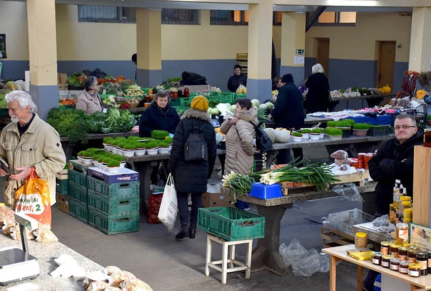 Blagdansko druženje s prodavačima požeške tržnice