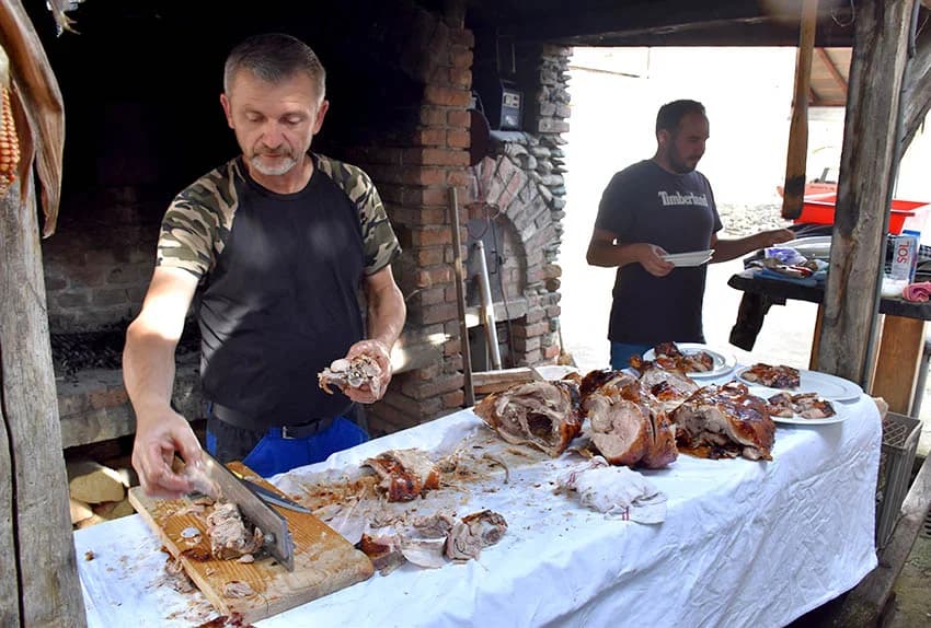 U berbi kod Sontakijevih sudjelovali volonteri iz više zemalja koji borave u Eko centru Latinovac /FOTO/