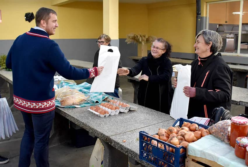 Blagdansko druženje s prodavačima požeške tržnice