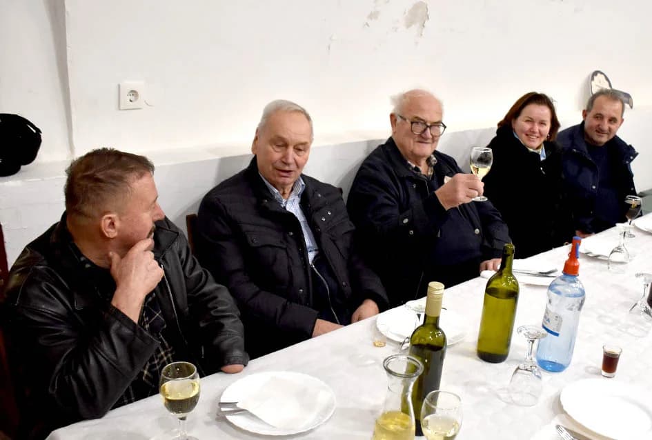 BOŽIĆNI DOMJENAK POŽEŠKIH VINOGRADARA: S pijetetom prema žrtvama tragedije u Zagrebu