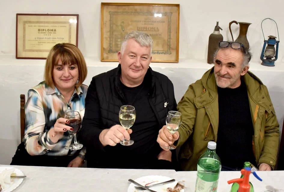 BOŽIĆNI DOMJENAK POŽEŠKIH VINOGRADARA: S pijetetom prema žrtvama tragedije u Zagrebu