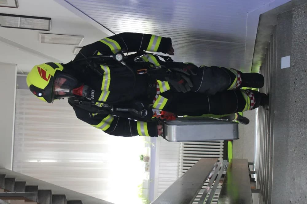 Održana vježba evakuacije i spašavanja u slučaju požara u Kanižlićevoj školi /FOTO/